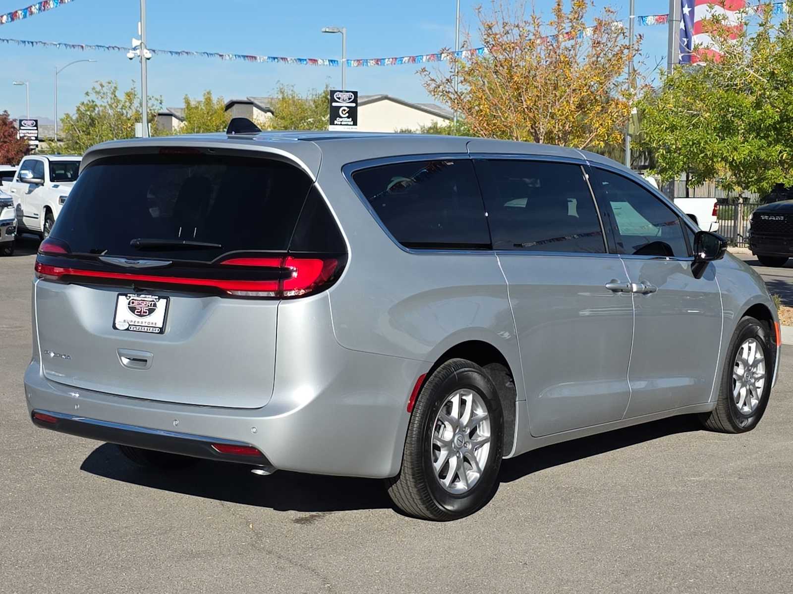 Thumbnail: 2026 Chrysler Pacifica - 9