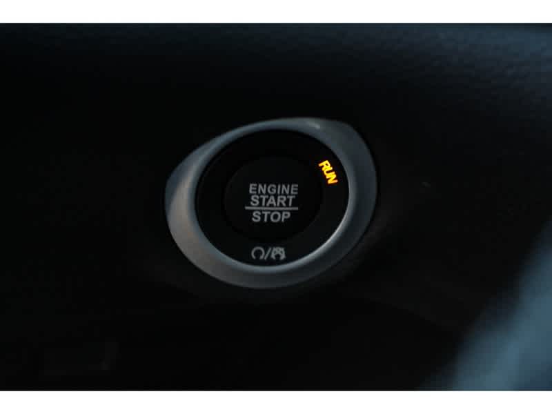 Thumbnail: 2025 Chrysler Pacifica - 30