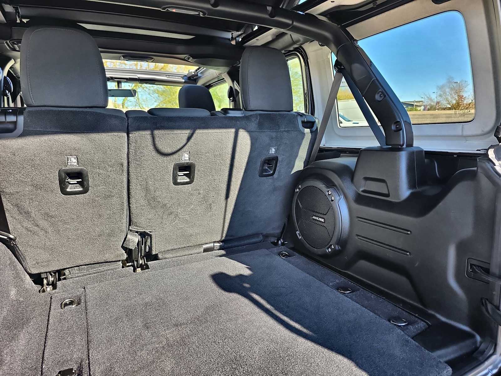 Thumbnail: 2020 Jeep Wrangler - 23