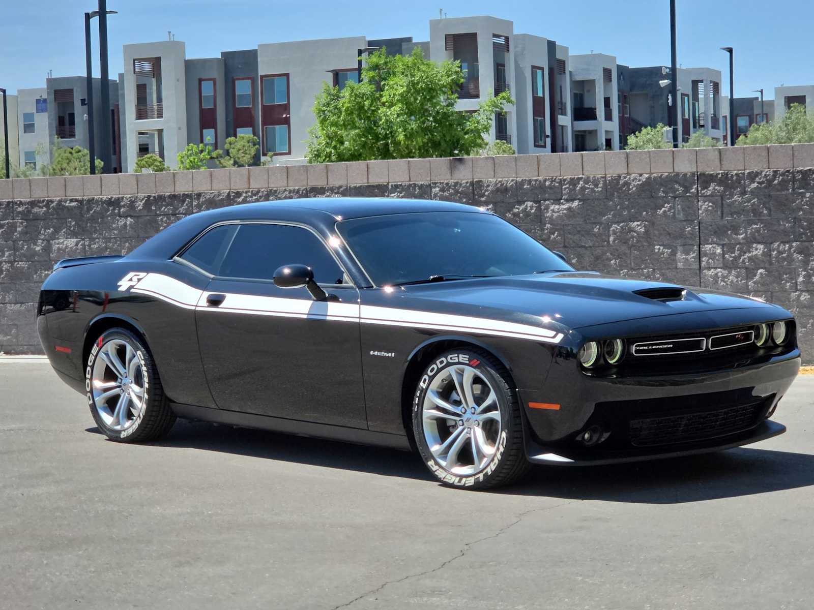 Thumbnail: 2022 Dodge Challenger - 3