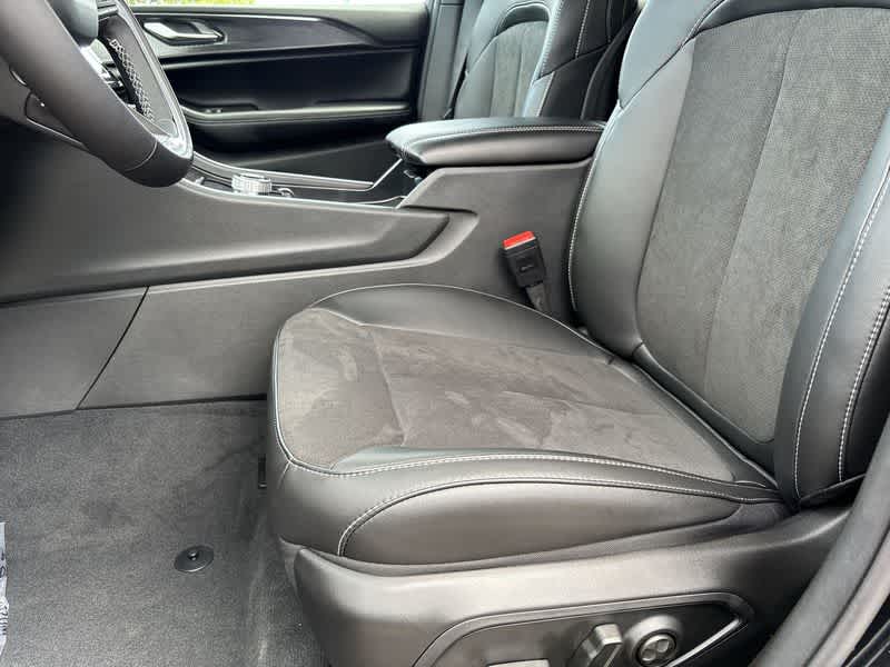 Thumbnail: 2025 Jeep Grand Cherokee - 13