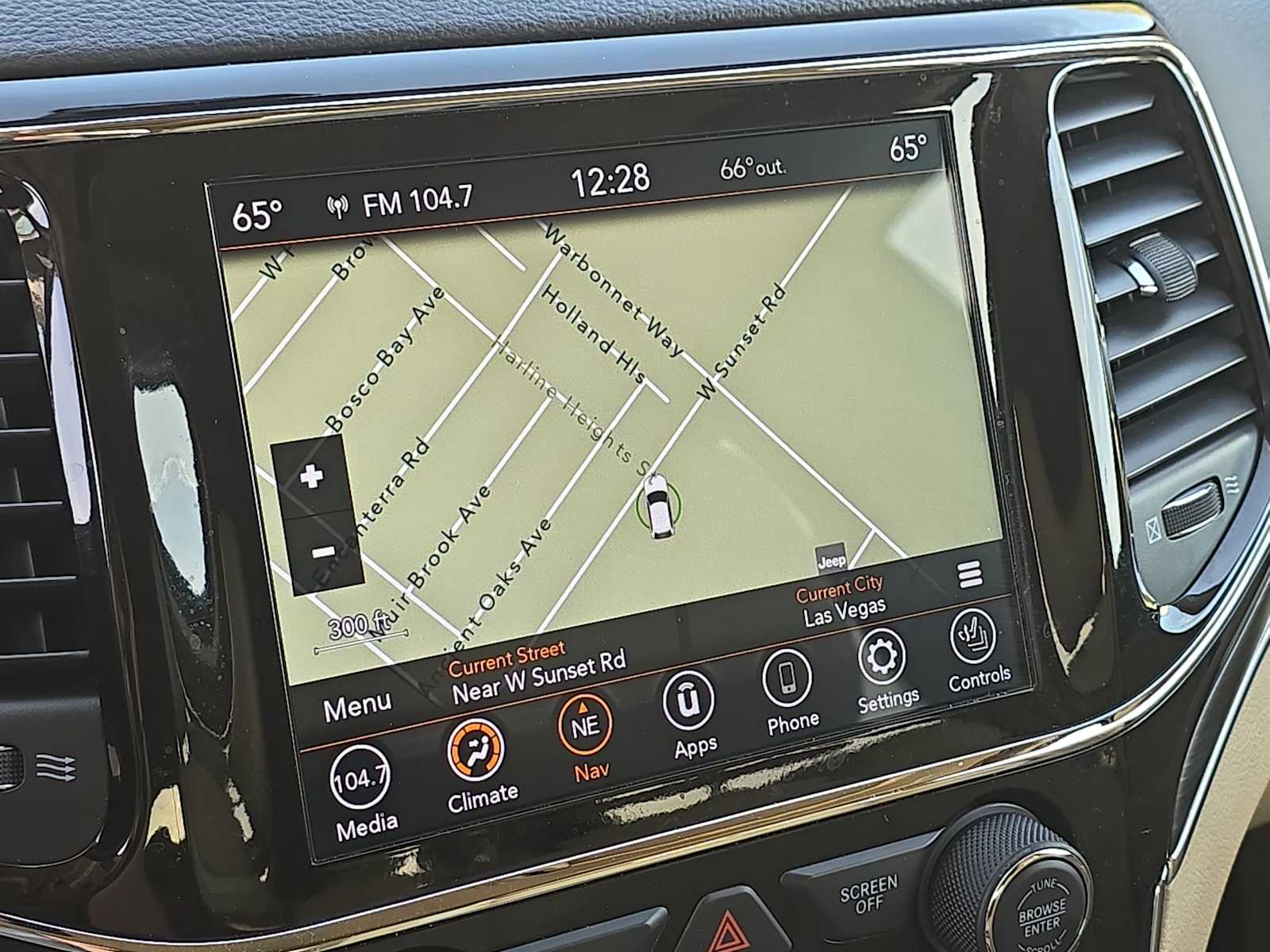 Thumbnail: 2020 Jeep Grand Cherokee - 27