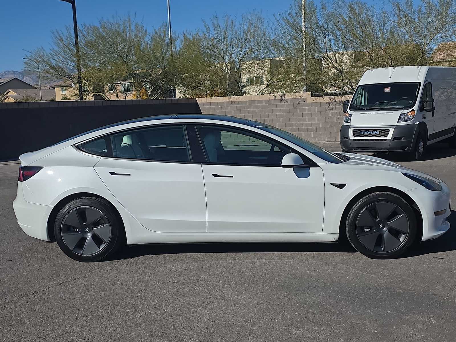 Thumbnail: 2022 Tesla Model 3 - 10