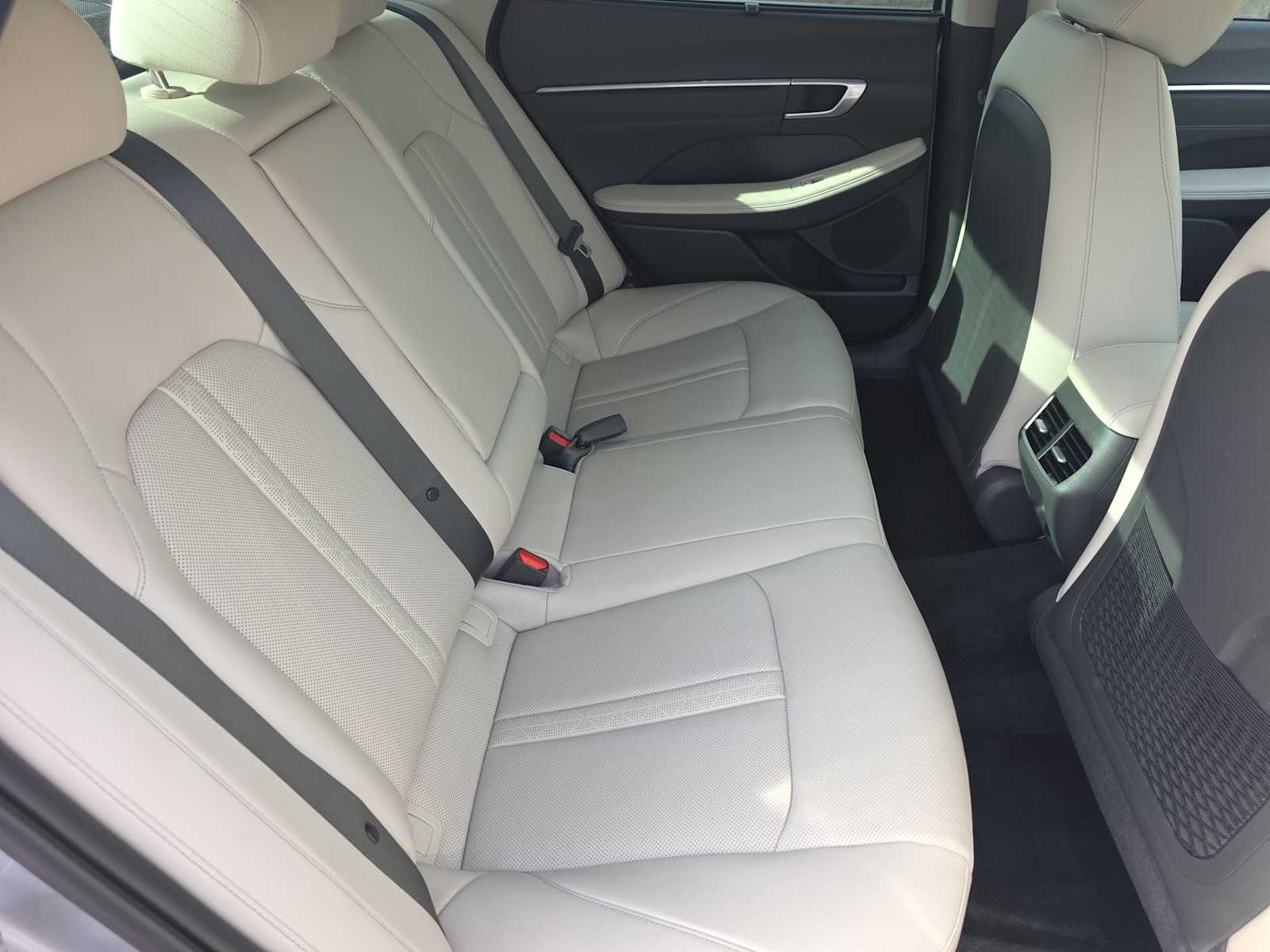 Thumbnail: 2023 Hyundai Sonata - 17