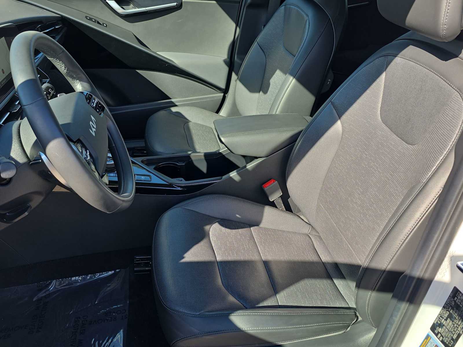 Thumbnail: 2023 Kia Niro - 11