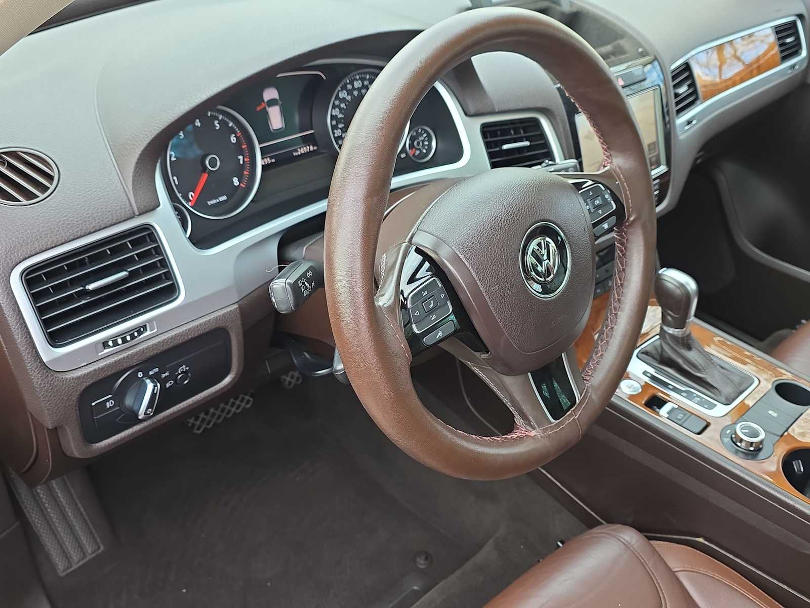 Thumbnail: 2014 Volkswagen Touareg - 2