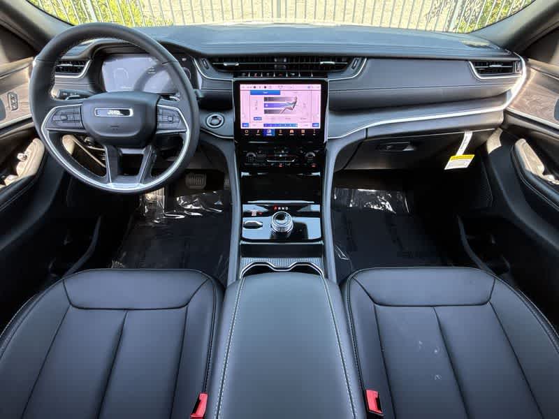 Thumbnail: 2025 Jeep Grand Cherokee L - 14