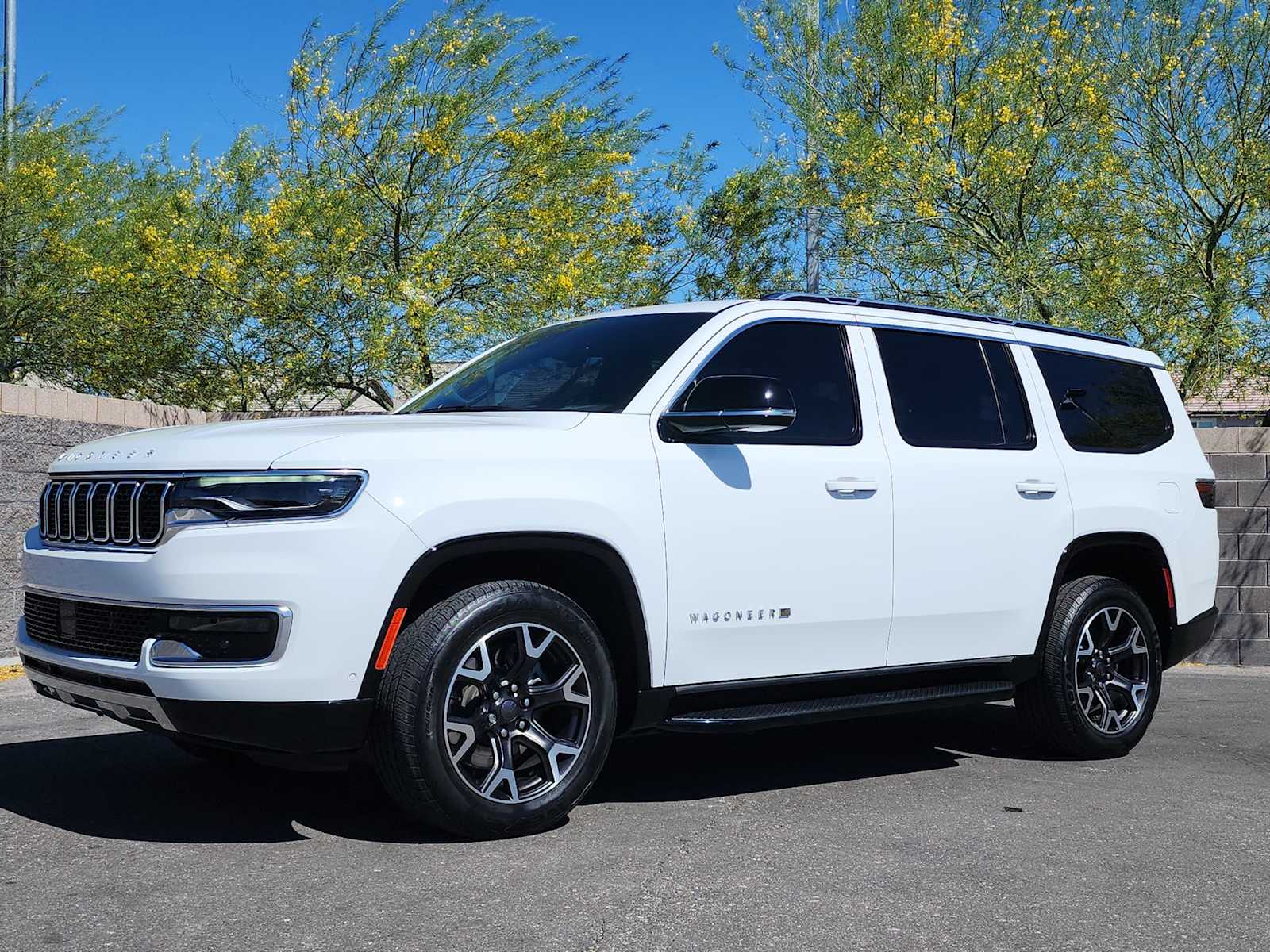 Thumbnail: 2024 Jeep Wagoneer - 5