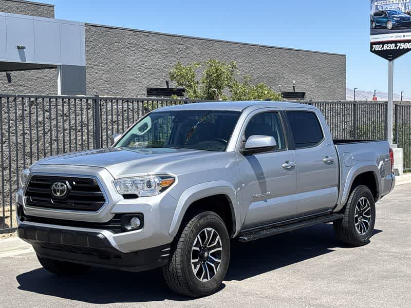 Thumbnail: 2019 Toyota Tacoma - 4