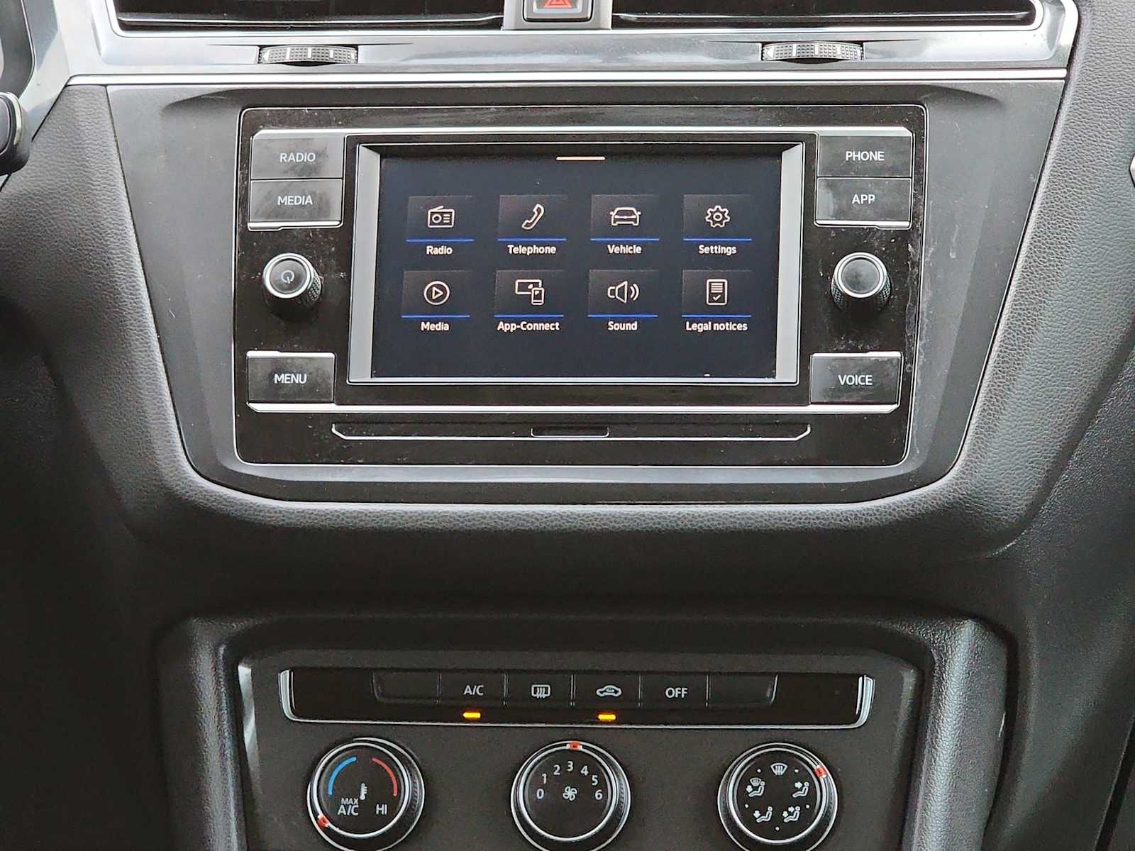 Thumbnail: 2021 Volkswagen Tiguan - 20