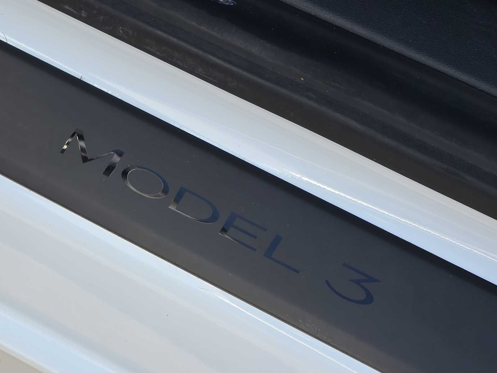 Thumbnail: 2021 Tesla Model 3 - 11