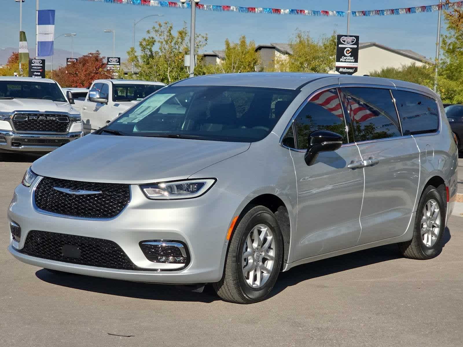 Thumbnail: 2026 Chrysler Pacifica - 6