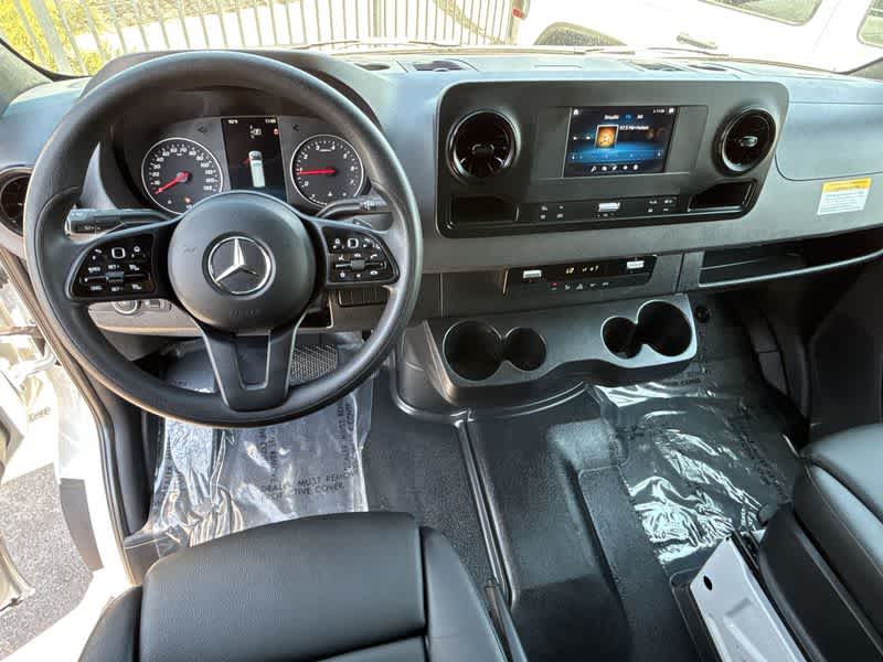 Thumbnail: 2023 Mercedes-Benz Sprinter - 14