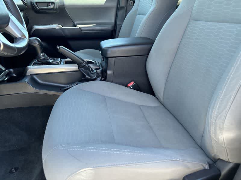 Thumbnail: 2019 Toyota Tacoma - 11