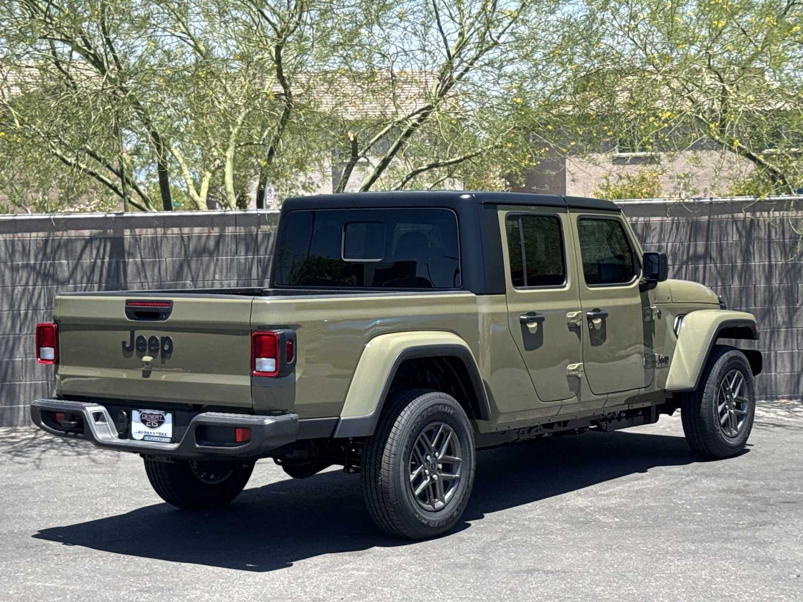 Thumbnail: 2026 Jeep Gladiator - 8