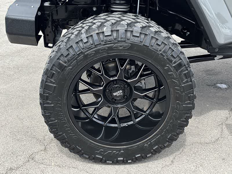 Thumbnail: 2022 Jeep Wrangler - 12
