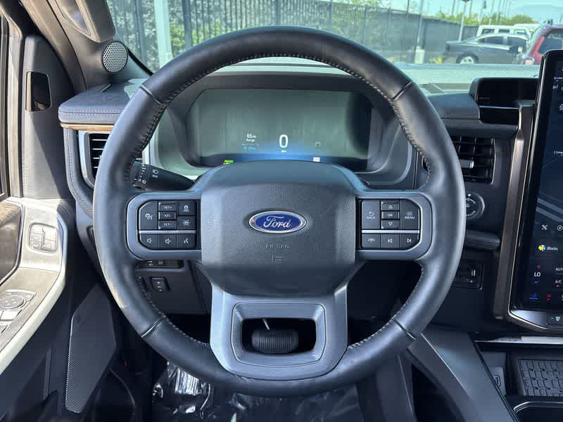 2023 Ford F-150 Lightning Lariat 19
