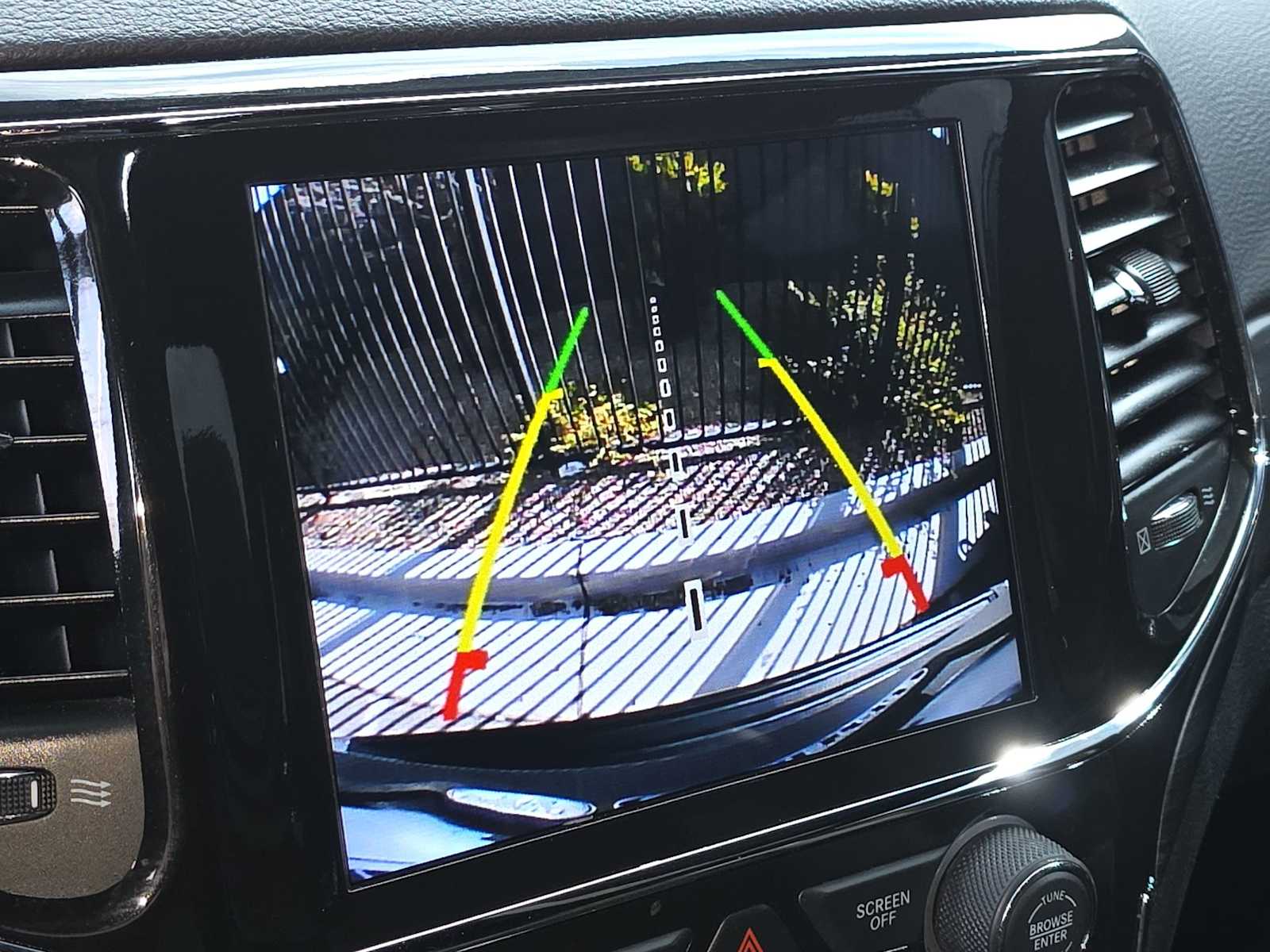 Thumbnail: 2022 Jeep Grand Cherokee - 24