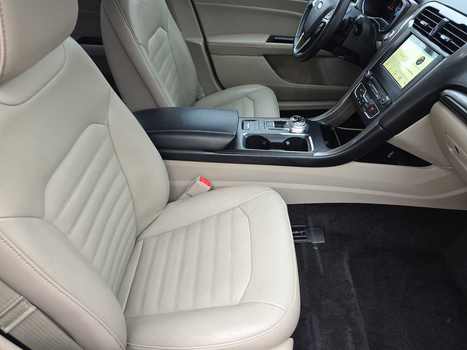 Thumbnail: 2017 Ford Fusion - 18