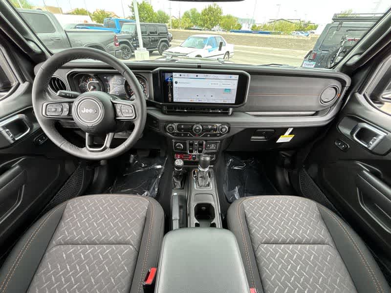 Thumbnail: 2025 Jeep Gladiator - 14