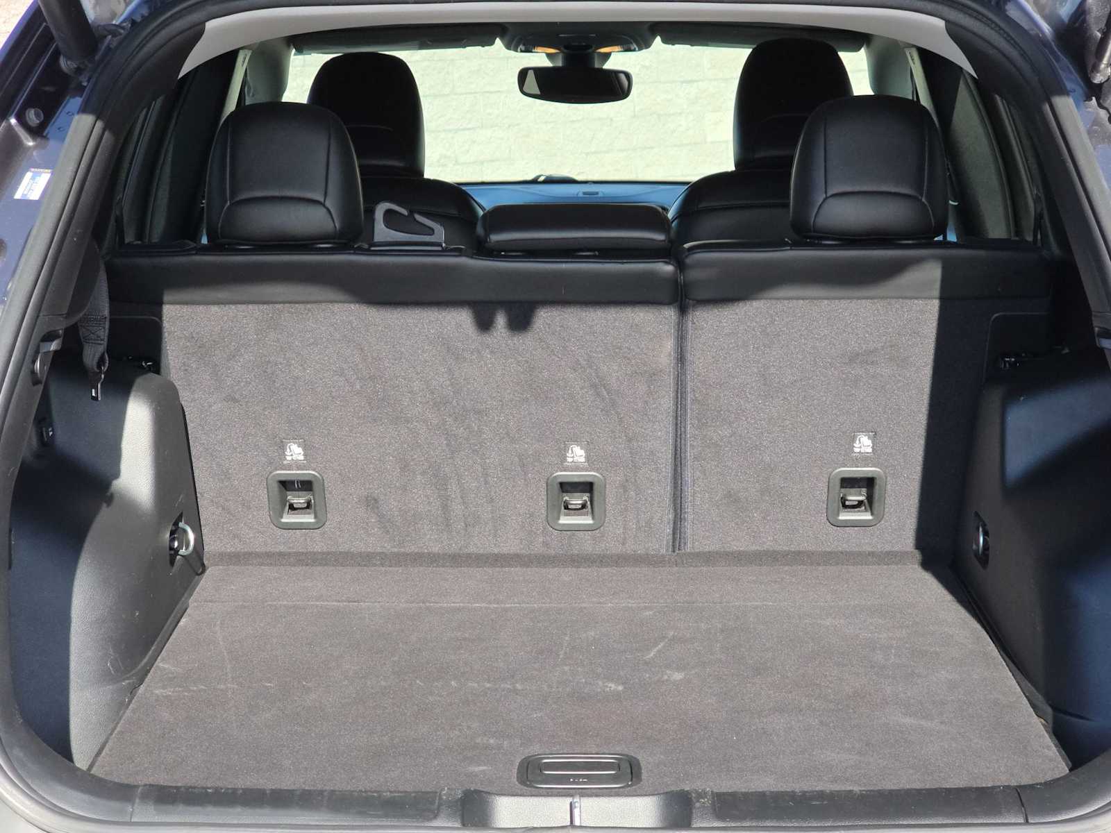 Thumbnail: 2019 Jeep Cherokee - 23