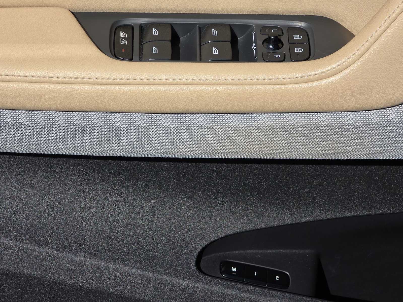 Thumbnail: 2021 Polestar 2 - 27