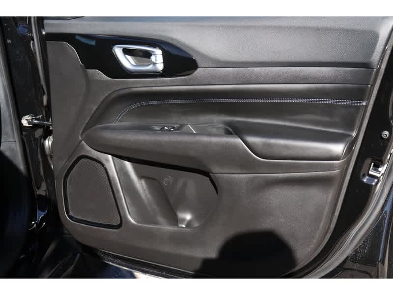 Thumbnail: 2025 Jeep Compass - 23