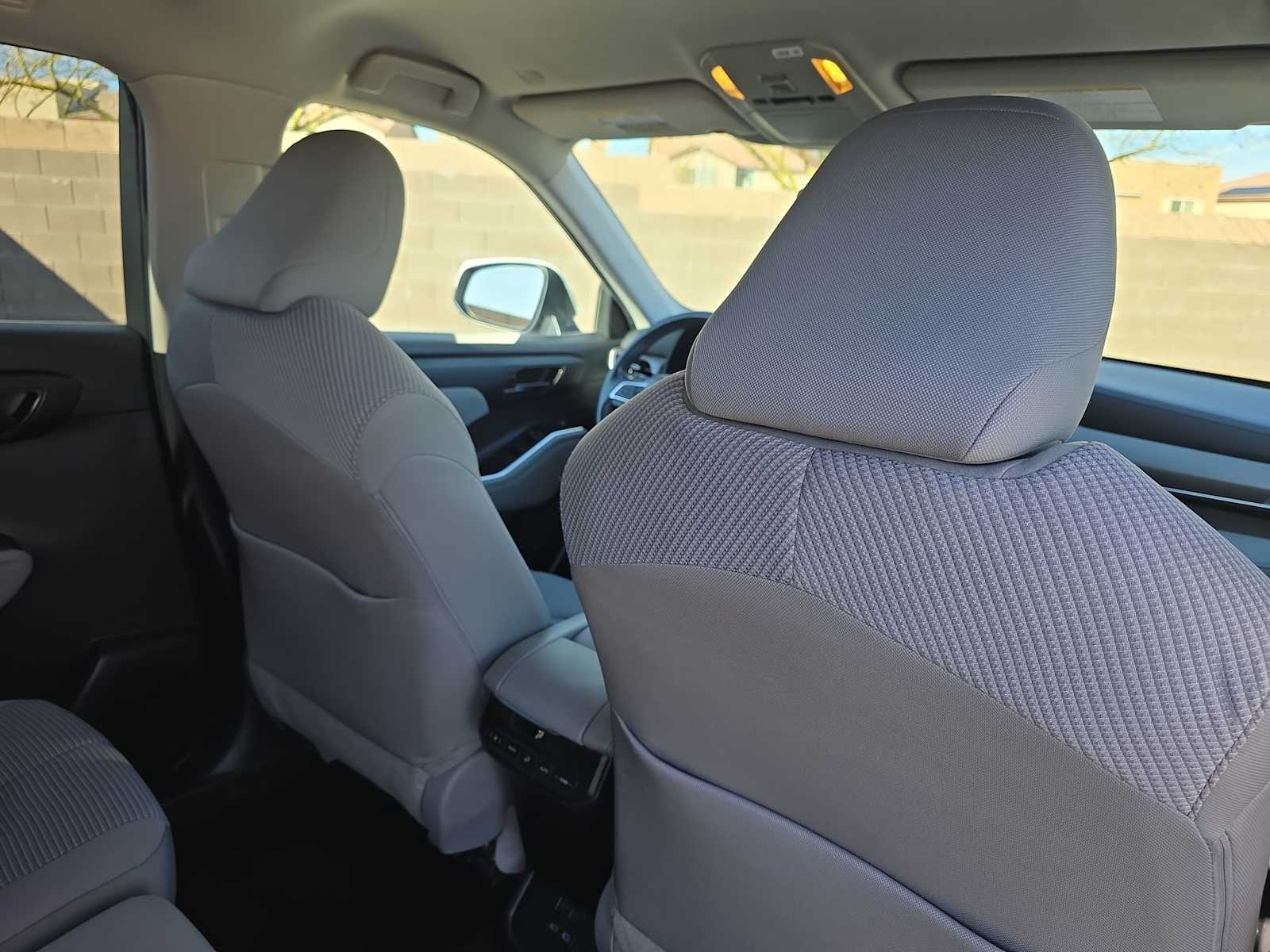 Thumbnail: 2022 Toyota Highlander - 16