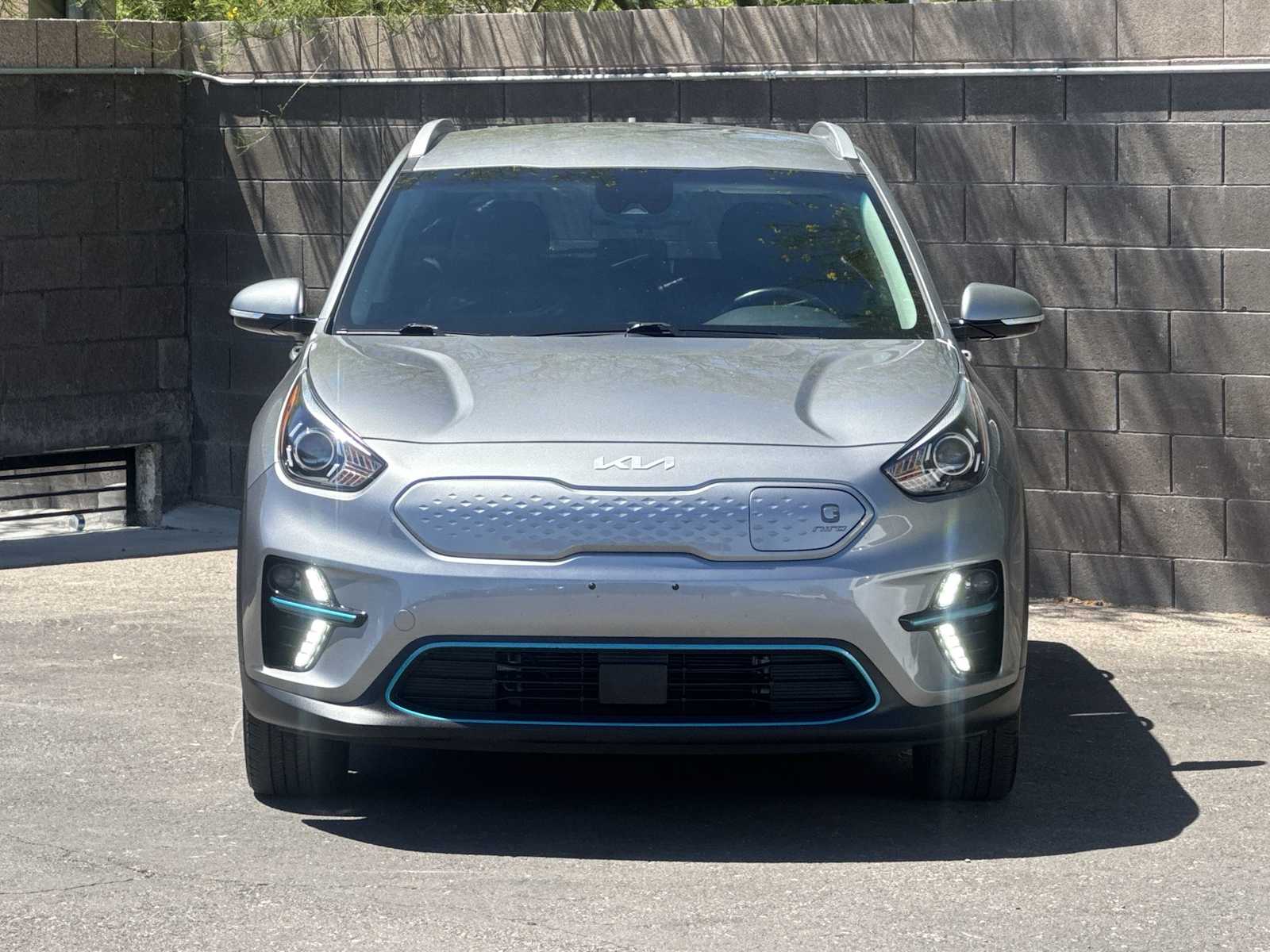 Thumbnail: 2022 Kia Niro - 3