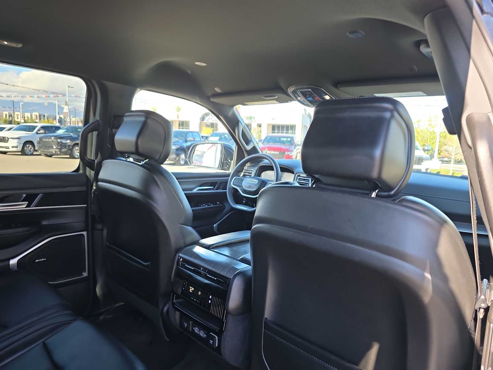 Thumbnail: 2023 Jeep Wagoneer - 16