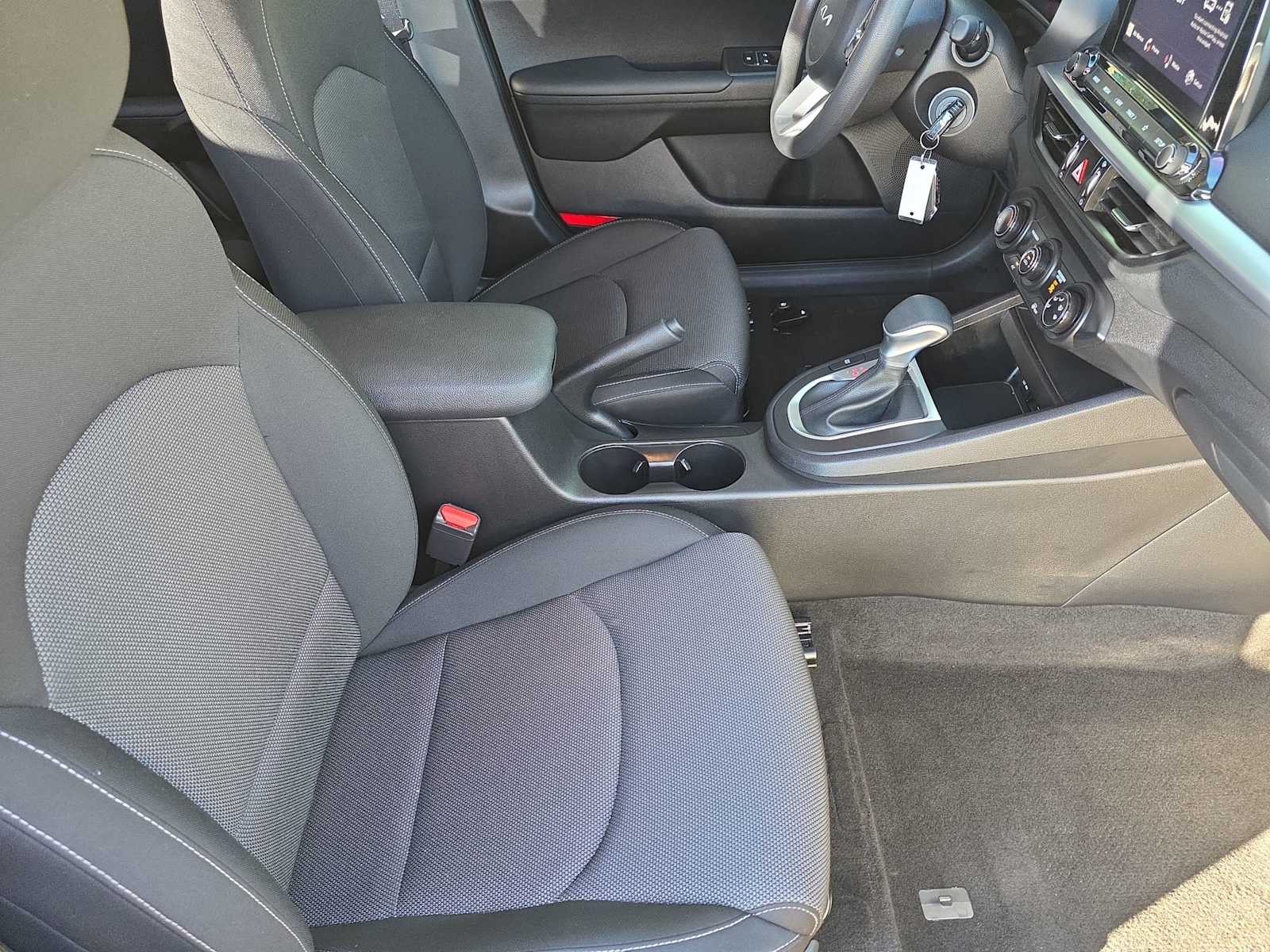 Thumbnail: 2024 Kia Forte - 18