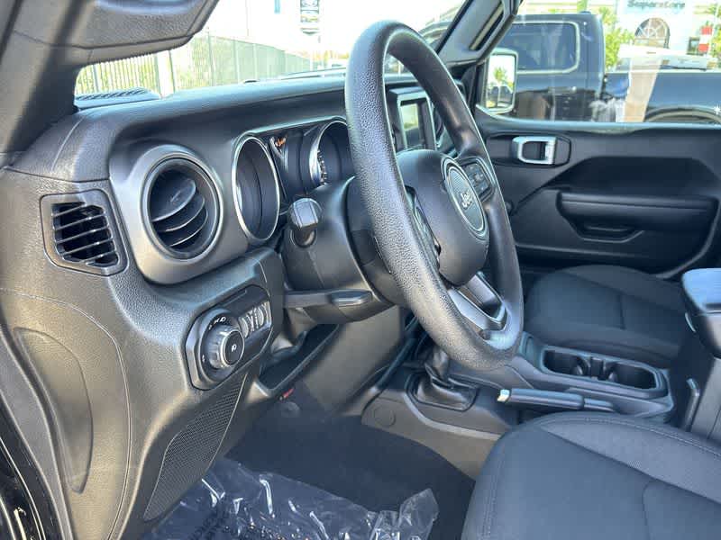 Thumbnail: 2022 Jeep Wrangler - 10