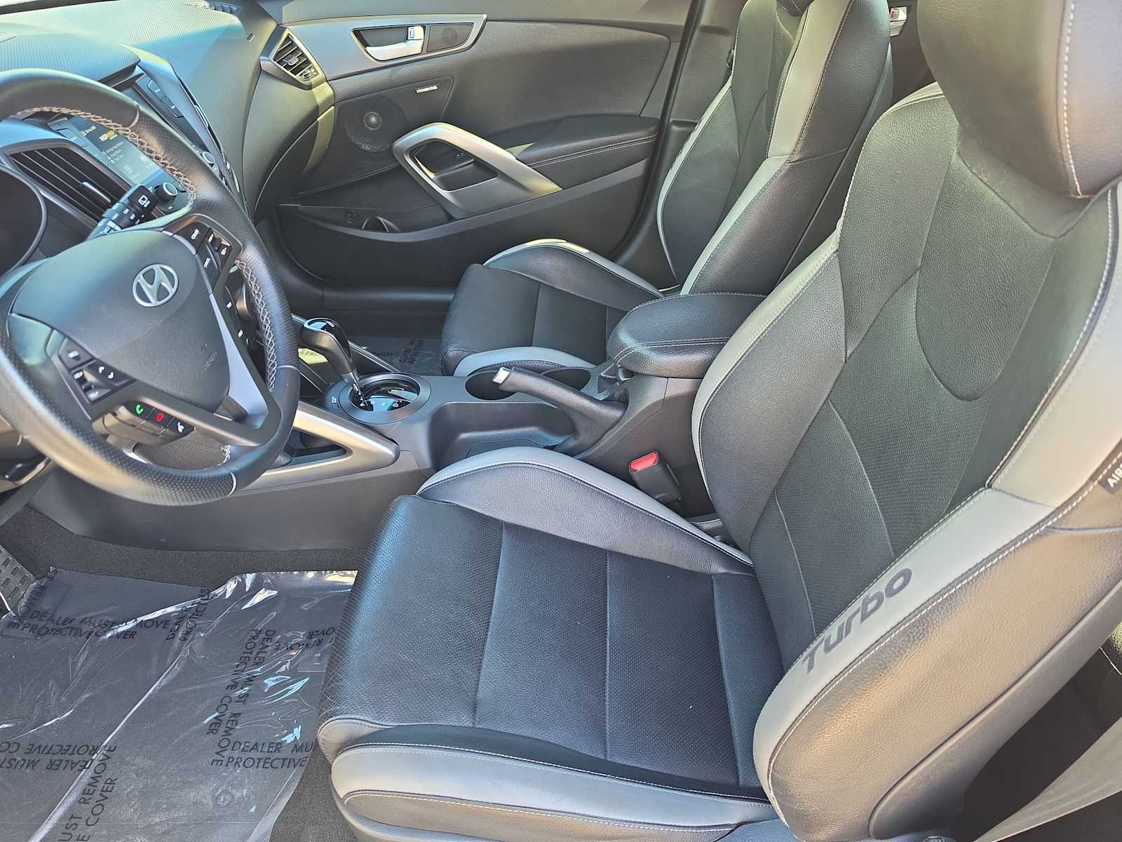 Thumbnail: 2017 Hyundai Veloster - 15