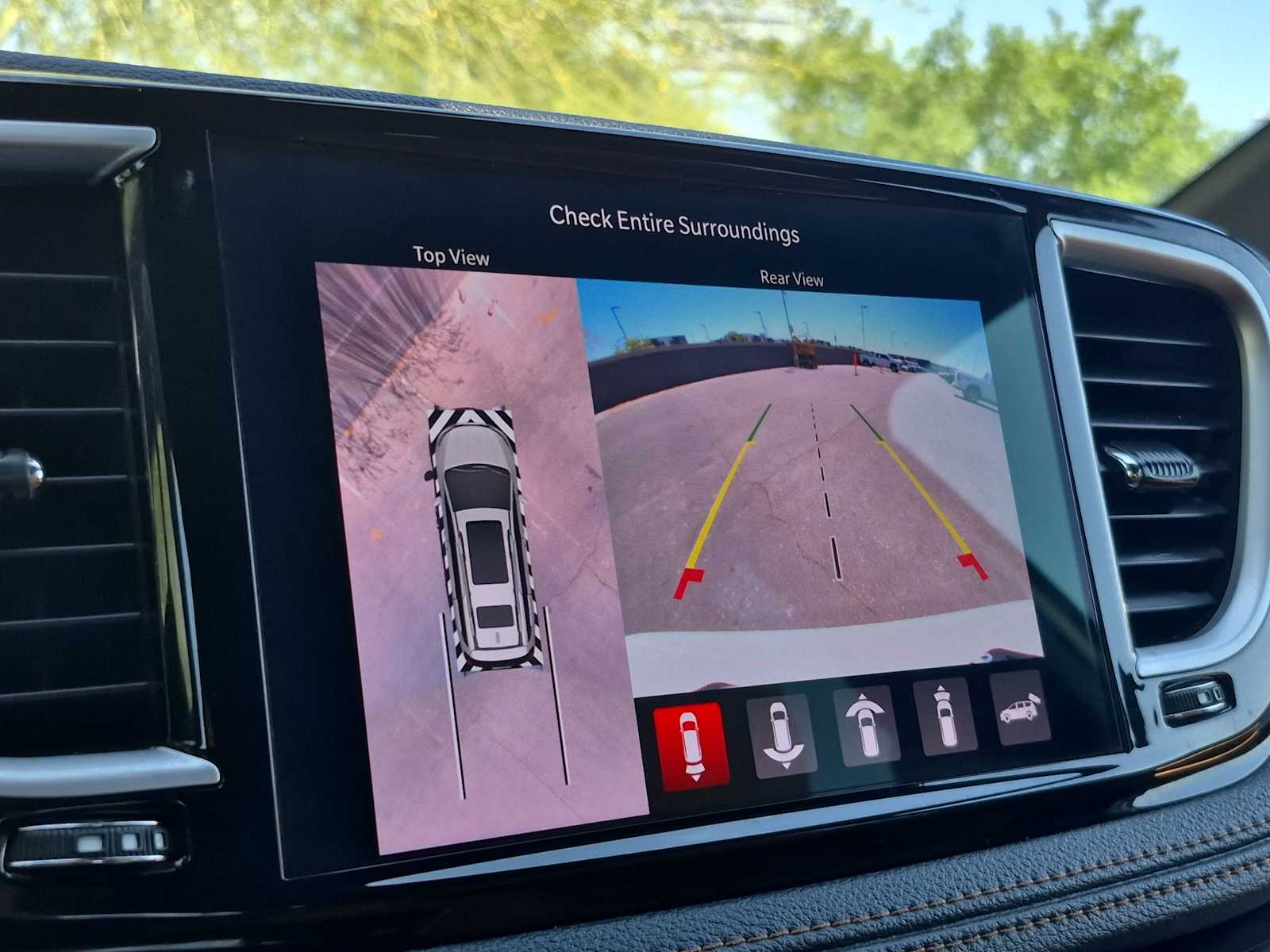 Thumbnail: 2021 Chrysler Pacifica - 26