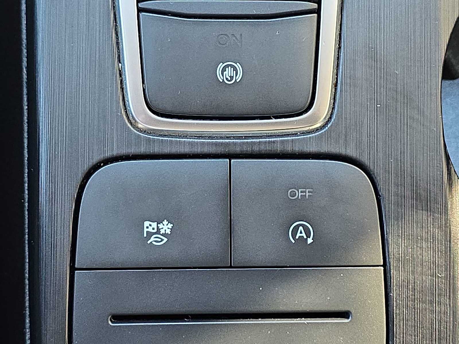 Thumbnail: 2022 Ford Escape - 28