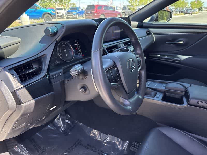2022 Lexus ES  10