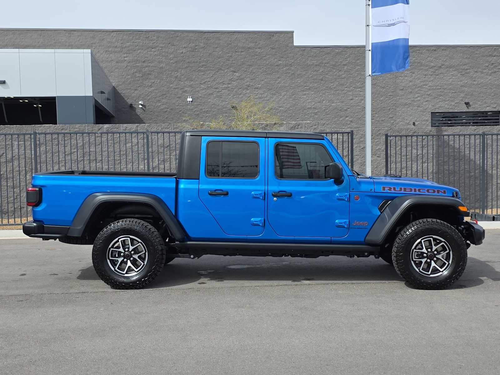 Thumbnail: 2024 Jeep Gladiator - 10