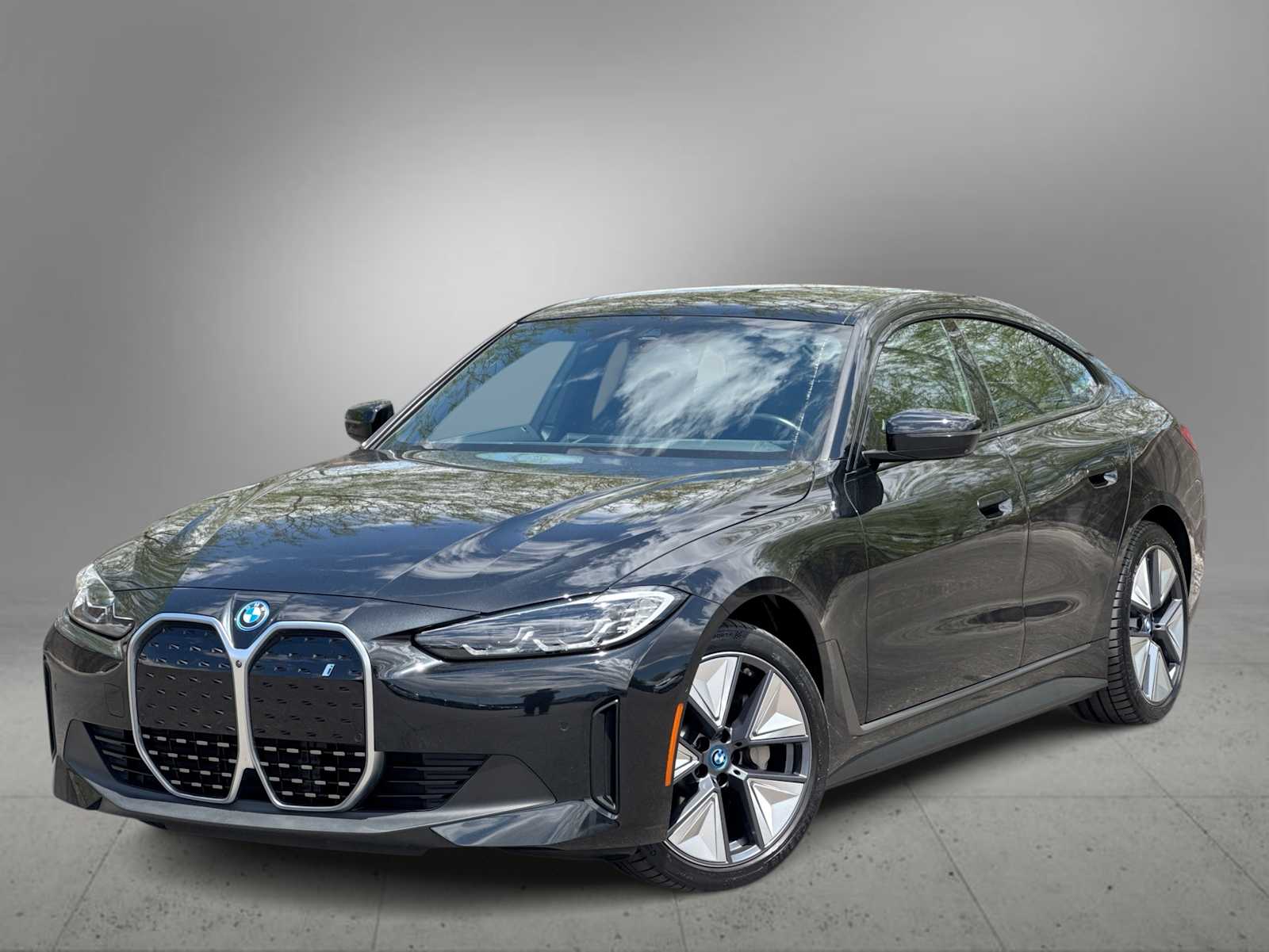 Thumbnail: 2023 BMW i4 - 1