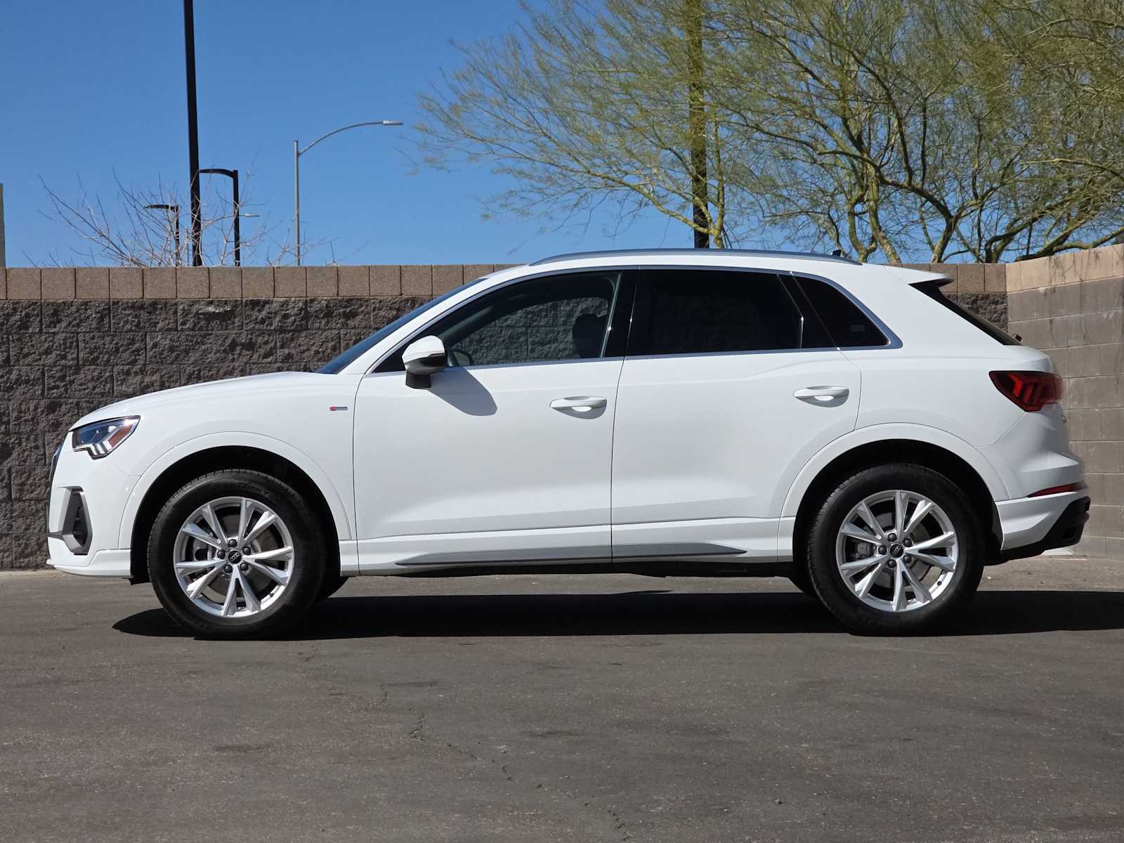 Thumbnail: 2025 Audi Q3 - 6