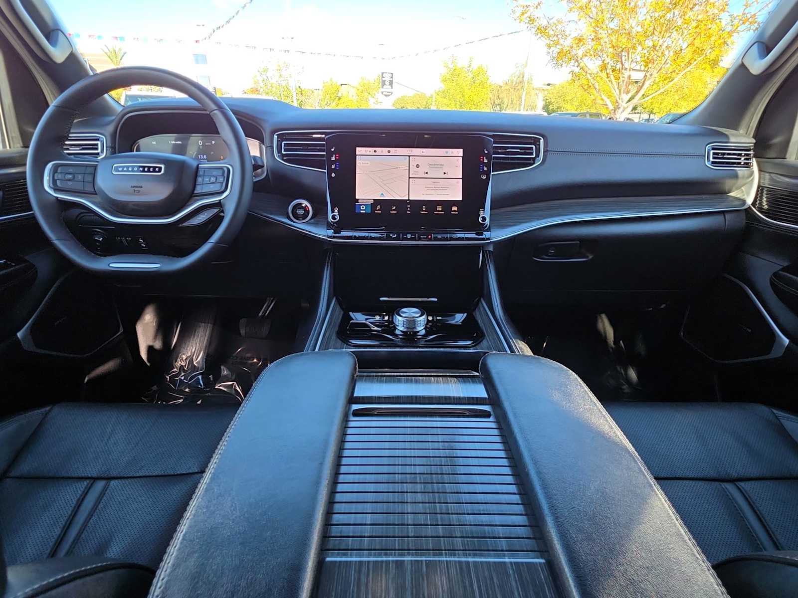 Thumbnail: 2023 Jeep Wagoneer - 14