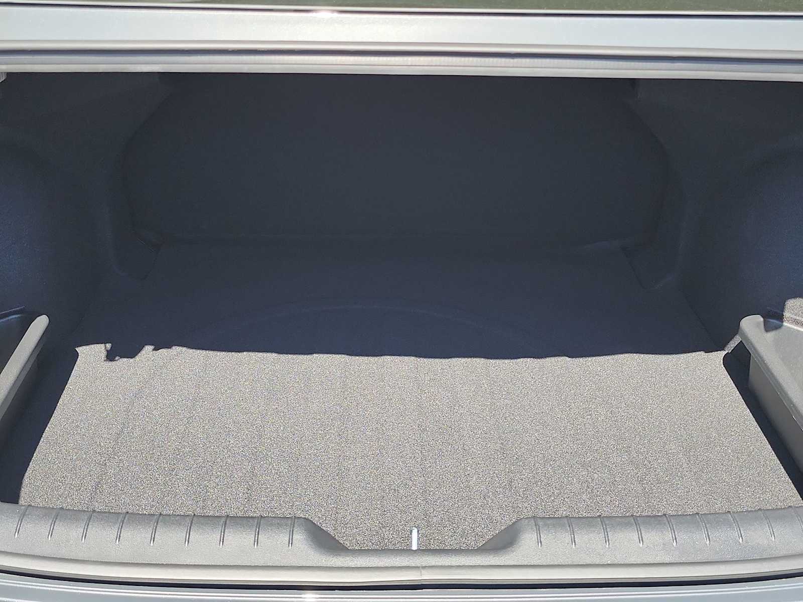 Thumbnail: 2025 Hyundai Elantra - 15