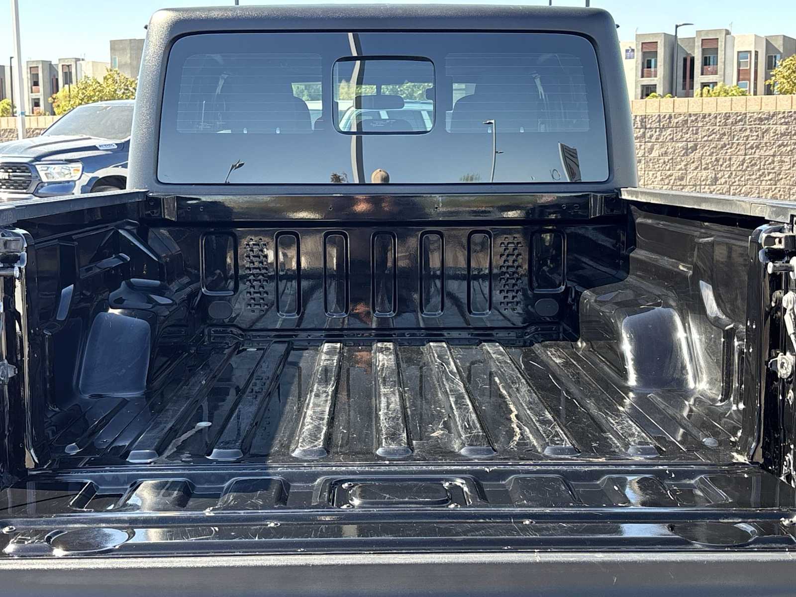 Thumbnail: 2024 Jeep Gladiator - 23
