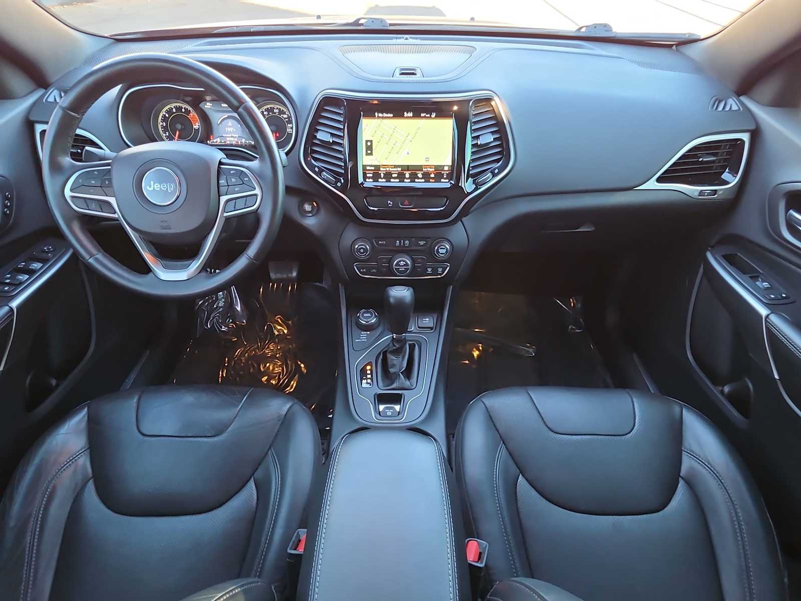 Thumbnail: 2019 Jeep Cherokee - 14