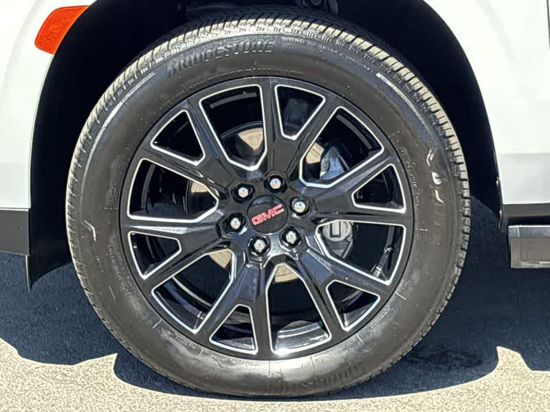 2024 GMC Yukon XL Denali 12