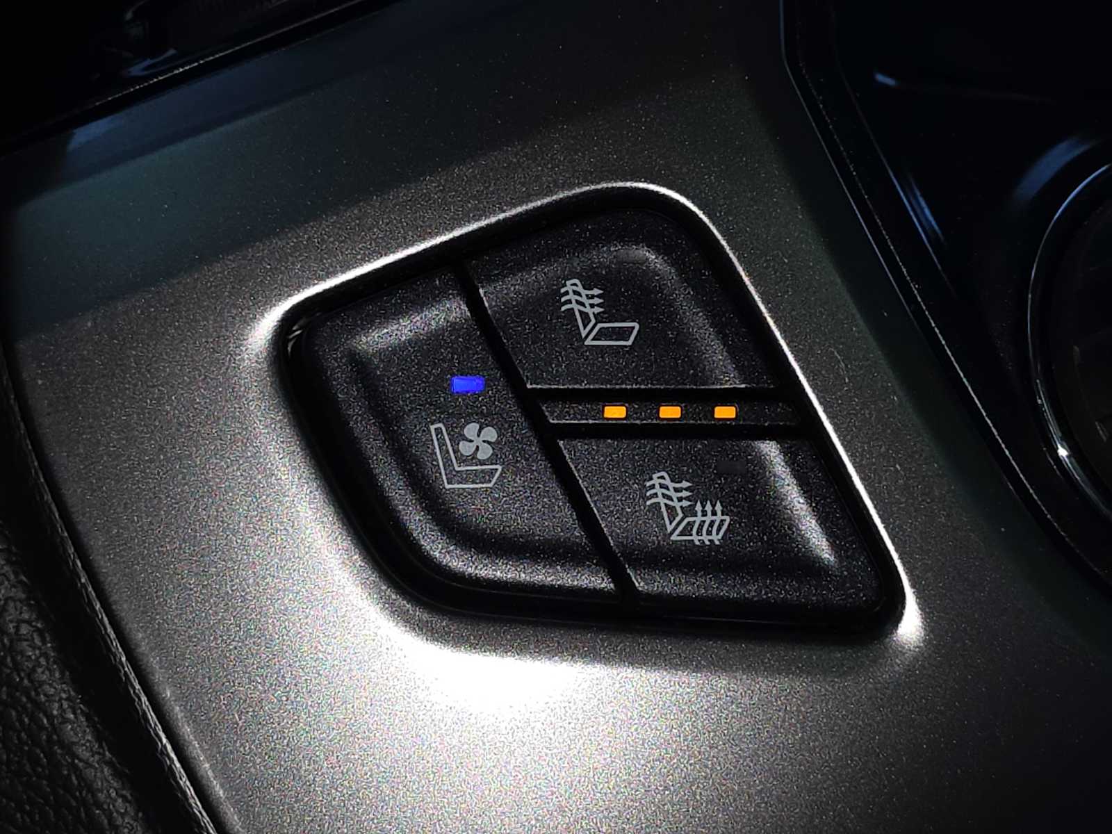 Thumbnail: 2019 Chevrolet Silverado 3500 - 27