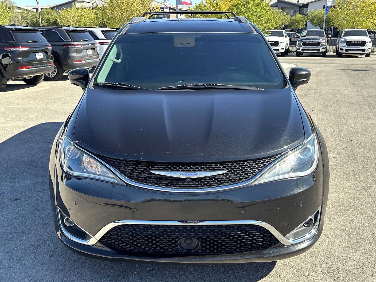 Thumbnail: 2019 Chrysler Pacifica - 4