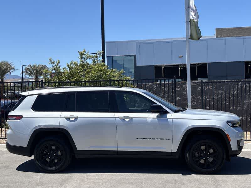 Thumbnail: 2024 Jeep Grand Cherokee L - 9