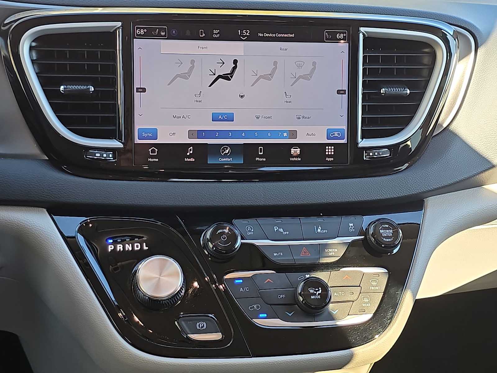 Thumbnail: 2024 Chrysler Pacifica - 20