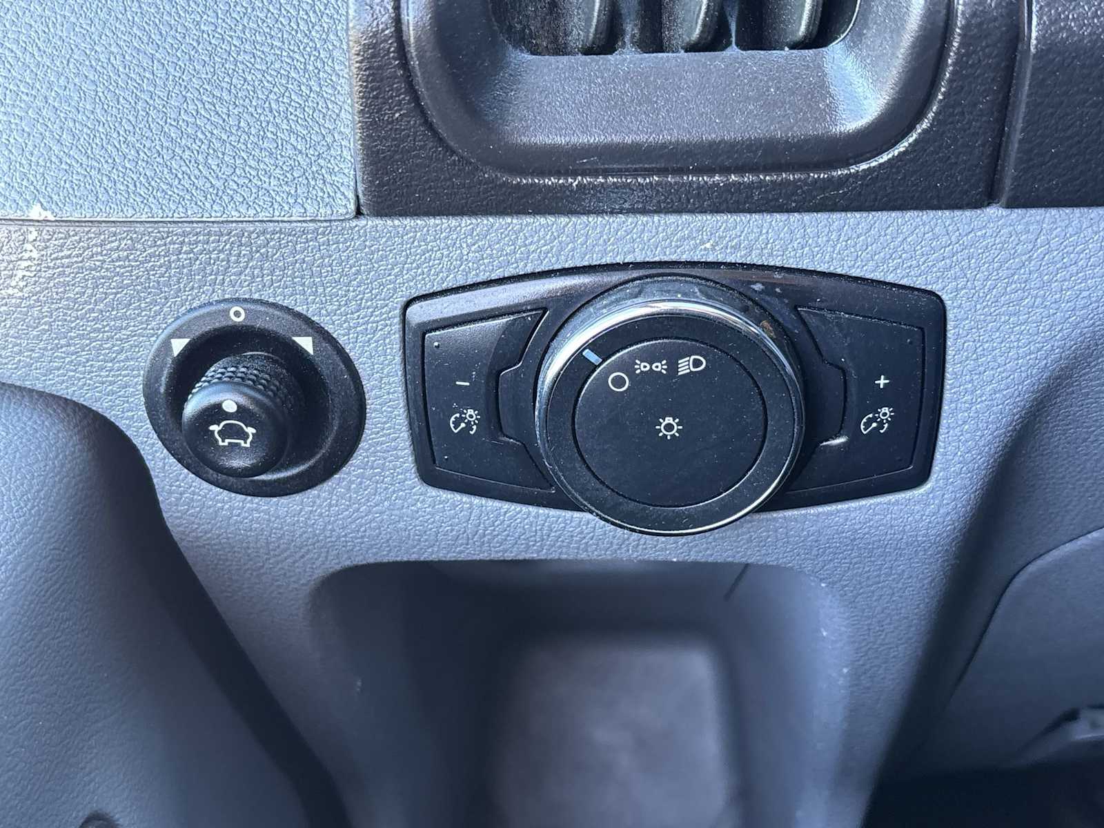 Thumbnail: 2018 Ford Transit Series - 23