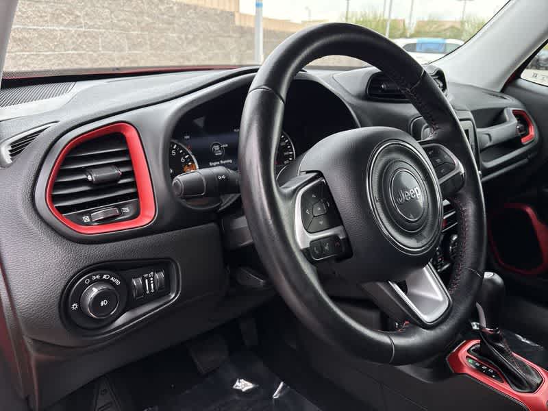 Thumbnail: 2016 Jeep Renegade - 9